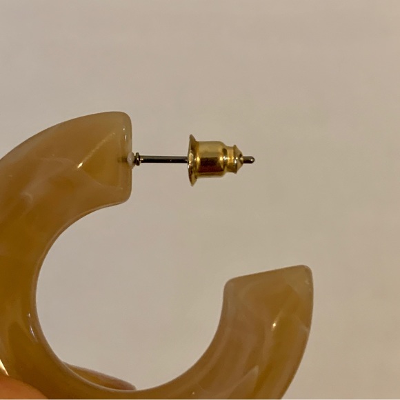 Beige Resin Earrings - Picture 6 of 6